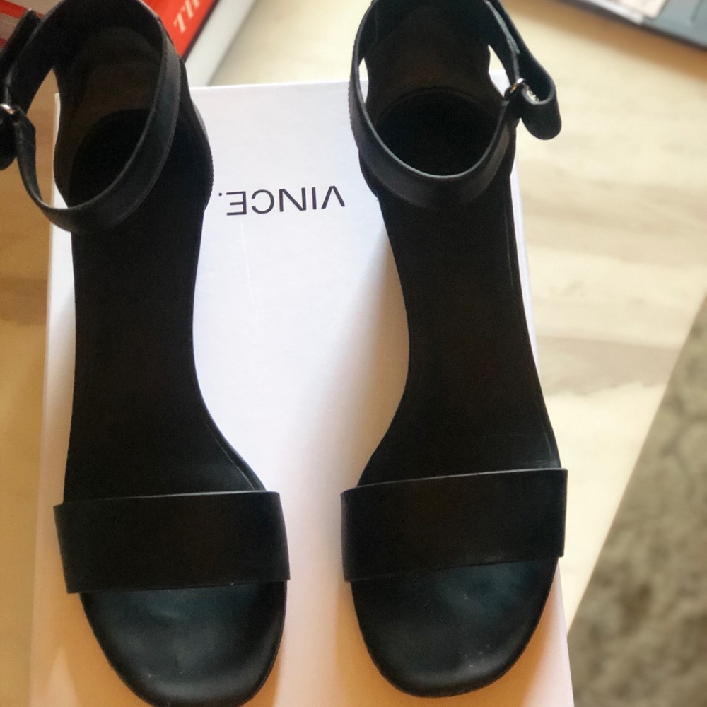 Vince Rita B Leather Sandals Size 7.5